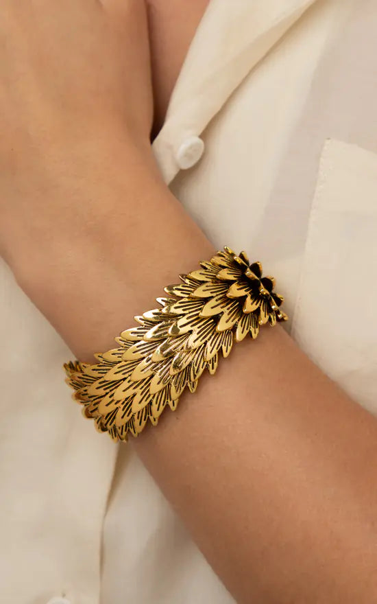 Antique Gold Overlapping Leaf Bracelet