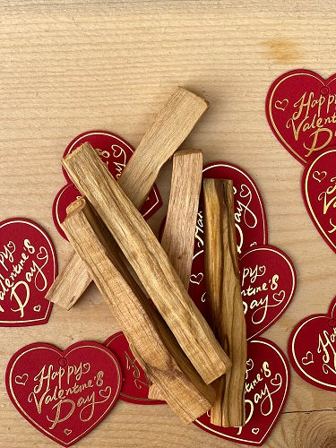 PALO SANTO STICKS IN A BAG ( 5 STICKS )